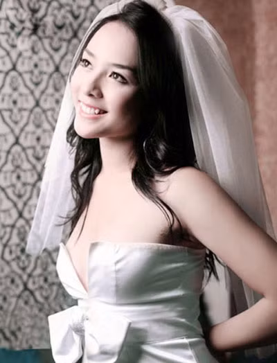 Dương Trương Thiên Lý sinh năm 1989, là Á hậu 2 trong cuộc thi Hoa hậu Hoàn vũ Việt Nam 2008. Cô là người được lựa chọn trở thành đại diện của Việt Nam tham dự cuộc thi Hoa hậu Thế giới năm 2008 tại Johannesburg - Nam Phi. Dương Trương Thiên Lý sinh năm 1989, là Á hậu 2 trong cuộc thi Hoa hậu Hoàn vũ Việt Nam 2008. Cô là người được lựa chọn trở thành đại diện của Việt Nam tham dự cuộc thi Hoa hậu Thế giới năm 2008 tại Johannesburg - Nam Phi.