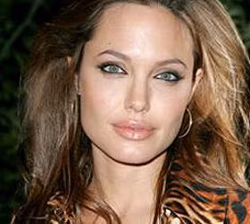 Angelina Jolie đứng đầu bảng năm ngoái thì nay tụt xuống vị trí thứ 4 với 20 triệu USD. Ảnh. Rottentomatoes. Angelina Jolie đứng đầu bảng năm ngoái thì nay tụt xuống vị trí thứ 4 với 20 triệu USD. Ảnh. Rottentomatoes.
