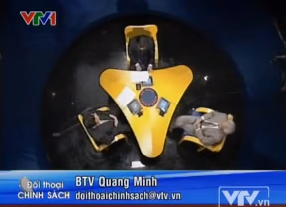 Bộ trưởng - Giáo sư Phạm Vũ Luận, Giáo sư Hồ Ngọc Đại và nhà báo Quang Minh, ảnh chụp màn hình.