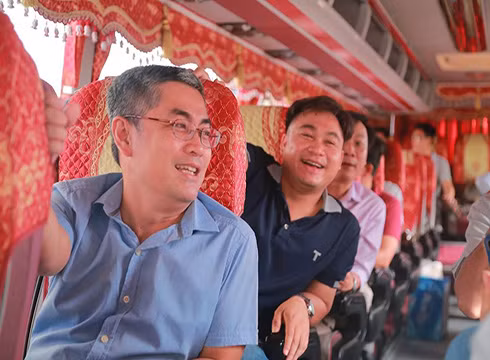 Cán bộ, giảng viên Trường Đại học Công nghiệp thực phẩm thành phố lên đường coi thi ở Bình Thuận (ảnh: HUFI) Cán bộ, giảng viên Trường Đại học Công nghiệp thực phẩm thành phố lên đường coi thi ở Bình Thuận (ảnh: HUFI)