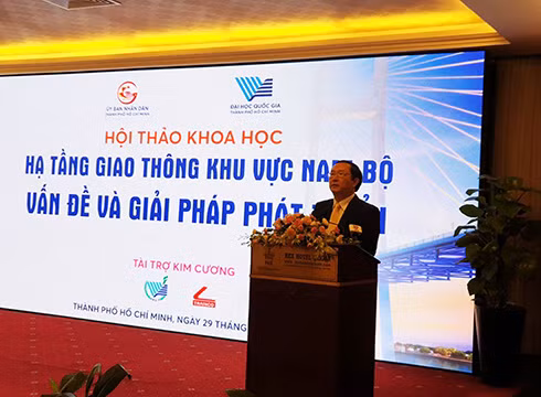 Giám đốc Đại học Quốc gia Thành phố Hồ Chí Minh - ông Huỳnh Thành Đạt phát biểu (ảnh: P.L) Giám đốc Đại học Quốc gia Thành phố Hồ Chí Minh - ông Huỳnh Thành Đạt phát biểu (ảnh: P.L)
