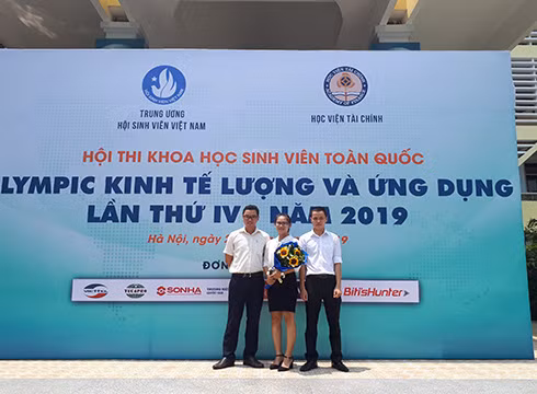 Sinh viên Trường Đại học BVU tại cuộc thi “Olympic Kinh tế lượng và ứng dụng” lần thứ IV (ảnh: BVU)