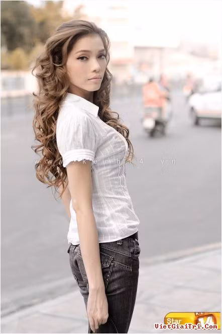 Nữ ca sỹ Quách An An hiếm hoi xuất hiện với hình ảnh giản đơn dường này. (Theo:vietgiaitri) Xem thêm: Sao Việt đẹp/ Sao Việt xấu Nữ ca sỹ Quách An An hiếm hoi xuất hiện với hình ảnh giản đơn dường này. (Theo:vietgiaitri) Xem thêm: Sao Việt đẹp/ Sao Việt xấu