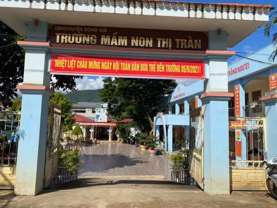 Trường mầm non thị trấn Sông Mã huyện Sông Mã, Sơn La có nhiều khoản thu khiến phụ huynh thắc mắc. Ảnh: phụ huynh học sinh cung cấp Trường mầm non thị trấn Sông Mã huyện Sông Mã, Sơn La có nhiều khoản thu khiến phụ huynh thắc mắc. Ảnh: phụ huynh học sinh cung cấp