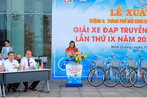 Đại diện Tập đoàn Tân Hiệp Phát và Nhãn hàng Number 1 phát biểu tại buổi bế mạc trao giải