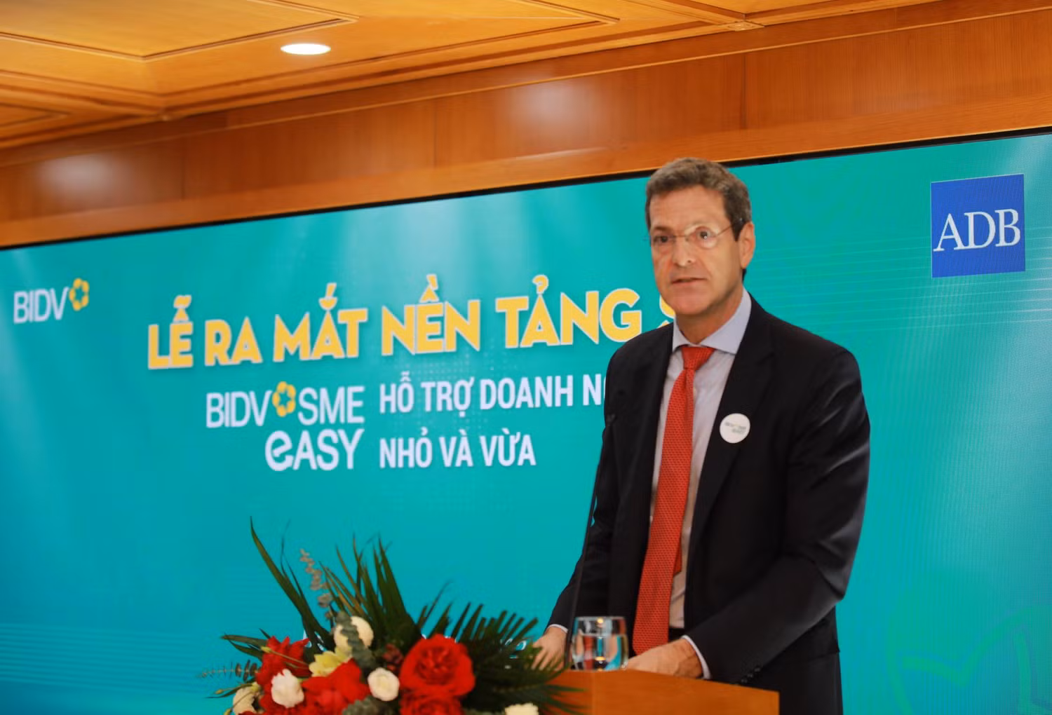 Ông Andrew Jeffries – Giám đốc Quốc gia ADB tại Việt Nam – đánh giá cao mối quan hệ hợp tác với BIDV nhằm thúc đẩy số hóa ngân hàng