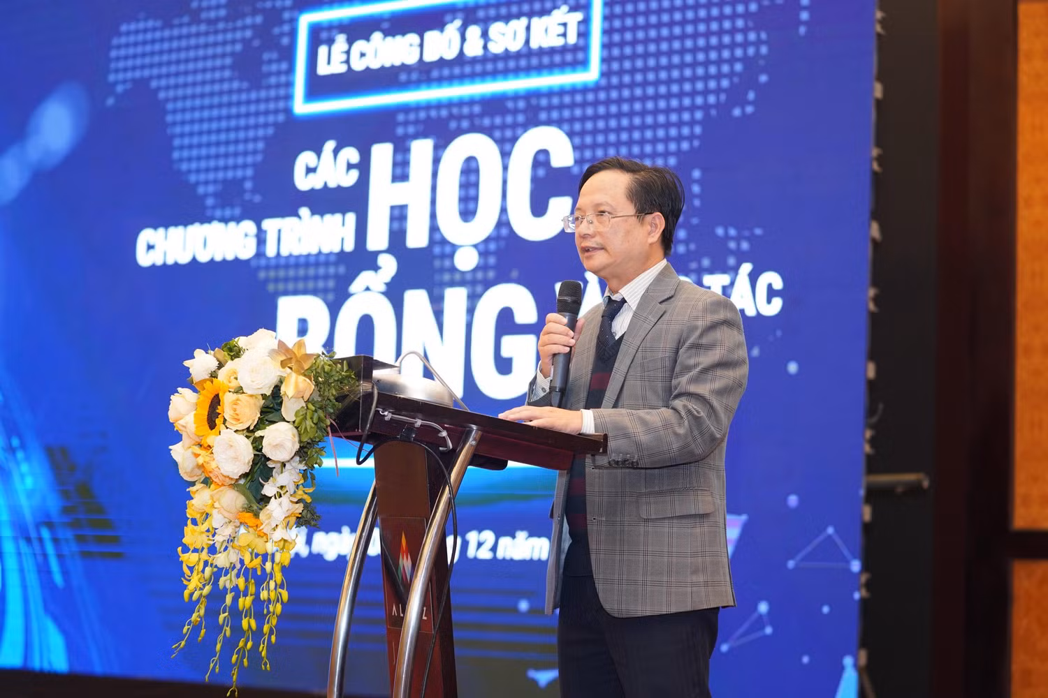 Giáo sư, Tiến sĩ khoa học Vũ Hoàng Linh, Hiệu trưởng trường Đại học Khoa học tự Nhiên, Đại học Quốc gia Hà Nội chia sẻ tại buổi lễ
