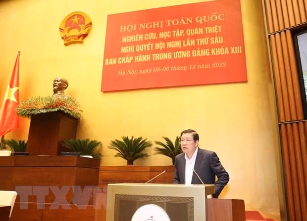 Ông Phan Đình Trạc, Uỷ viên Bộ Chính trị, Bí thư Trung ương Đảng, Trưởng Ban Nội chính Trung ương truyền đạt chuyên đề 'Tiếp tục xây dựng và hoàn thiện Nhà nước pháp quyền xã hội chủ nghĩa Việt Nam trong giai đoạn mới.' (Ảnh: Phương Hoa/TTXVN) Ông Phan Đình Trạc, Uỷ viên Bộ Chính trị, Bí thư Trung ương Đảng, Trưởng Ban Nội chính Trung ương truyền đạt chuyên đề 'Tiếp tục xây dựng và hoàn thiện Nhà nước pháp quyền xã hội chủ nghĩa Việt Nam trong giai đoạn mới.' (Ảnh: Phương Hoa/TTXVN)