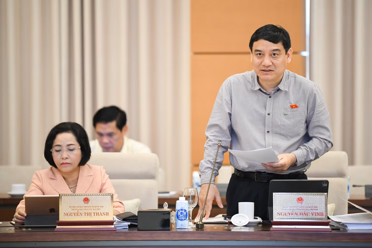 Chủ nhiệm Ủy ban Văn hóa – Giáo dục Nguyễn Đắc Vinh phát biểu tại phiên họp. Ảnh: Cổng thông tin điện tử Quốc hội Chủ nhiệm Ủy ban Văn hóa – Giáo dục Nguyễn Đắc Vinh phát biểu tại phiên họp. Ảnh: Cổng thông tin điện tử Quốc hội