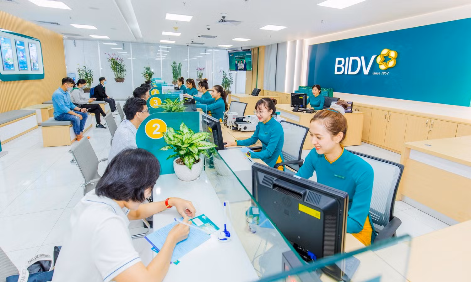 BIDV là một trong những ngân hàng đi đầu trong chuyển đổi số BIDV là một trong những ngân hàng đi đầu trong chuyển đổi số