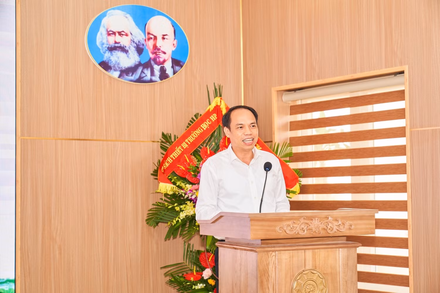 Nhà giáo ưu tú Lê Quốc Tiến – Giám đốc Sở Giáo dục và Đào tạo Thành phố Hải Phòng Nhà giáo ưu tú Lê Quốc Tiến – Giám đốc Sở Giáo dục và Đào tạo Thành phố Hải Phòng