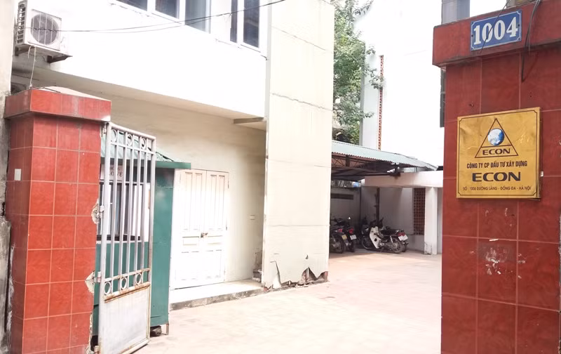 Trụ sở làm việc của Công ty ECON tại địa chỉ 1004, đường Láng, phường Láng Thượng, Đống Đa, Hà Nội. Ảnh Trần Việt.