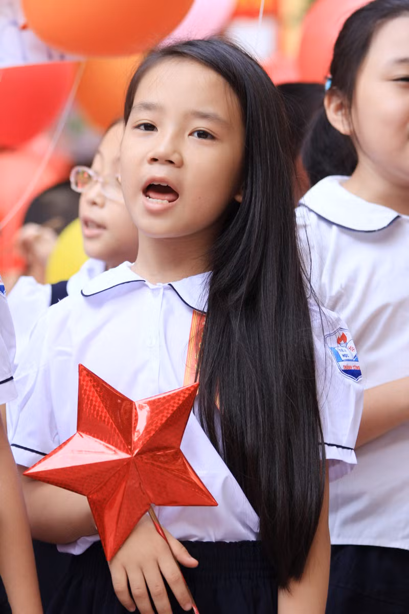 Chùm ảnh: Nữ sinh cực "xì tin" trong ngày khai trường >>Nữ sinh đẹp rạng ngời ngày khai trường >>Những thầy cô là hotgirl, hotboy nổi đình nổi đám Chùm ảnh: Nữ sinh cực "xì tin" trong ngày khai trường >>Nữ sinh đẹp rạng ngời ngày khai trường >>Những thầy cô là hotgirl, hotboy nổi đình nổi đám