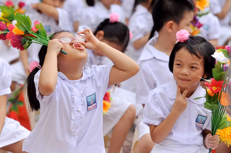 Bộ GD công bố điểm sàn: "Cơ hội vàng" cho thí sinh đăng ký nguyện vọng ảnh 2 Chùm ảnh: Khoảnh khắc nghộ nghĩnh của bé ngày hội đến trường