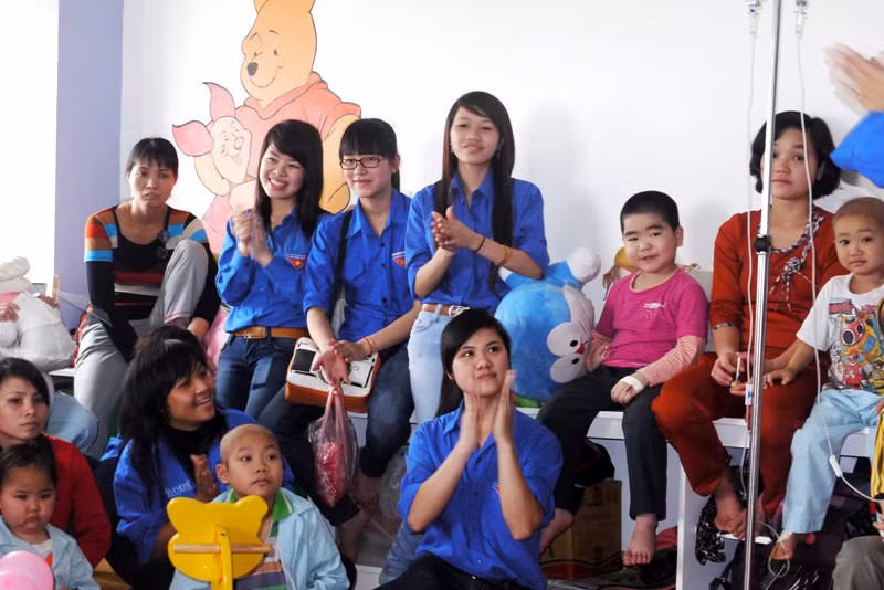Hoạt động tình nguyện này cũng là dịp để thể hiện tinh thần đoàn kết, gắn bó giữa sinh viên với sinh viên, giữa sinh viên với cộng đồng. Hoạt động tình nguyện này cũng là dịp để thể hiện tinh thần đoàn kết, gắn bó giữa sinh viên với sinh viên, giữa sinh viên với cộng đồng.