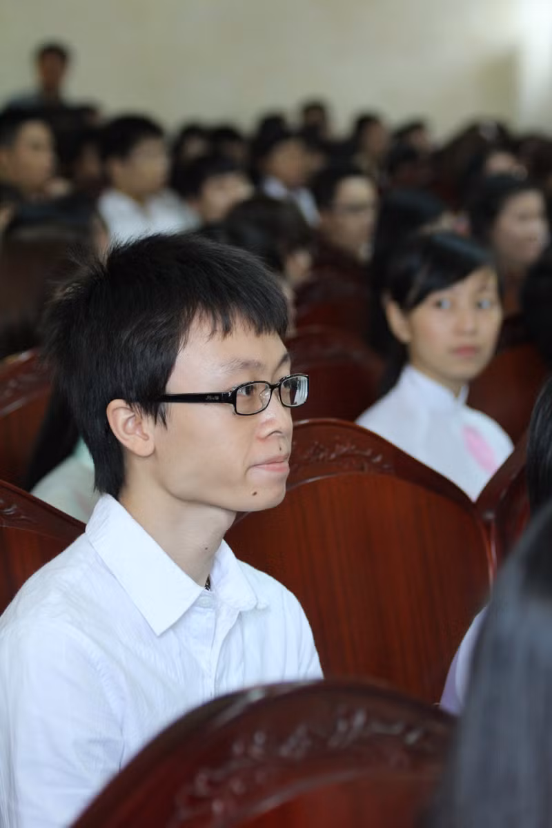 Gương mặt sinh viên năm thứ nhất(K57).