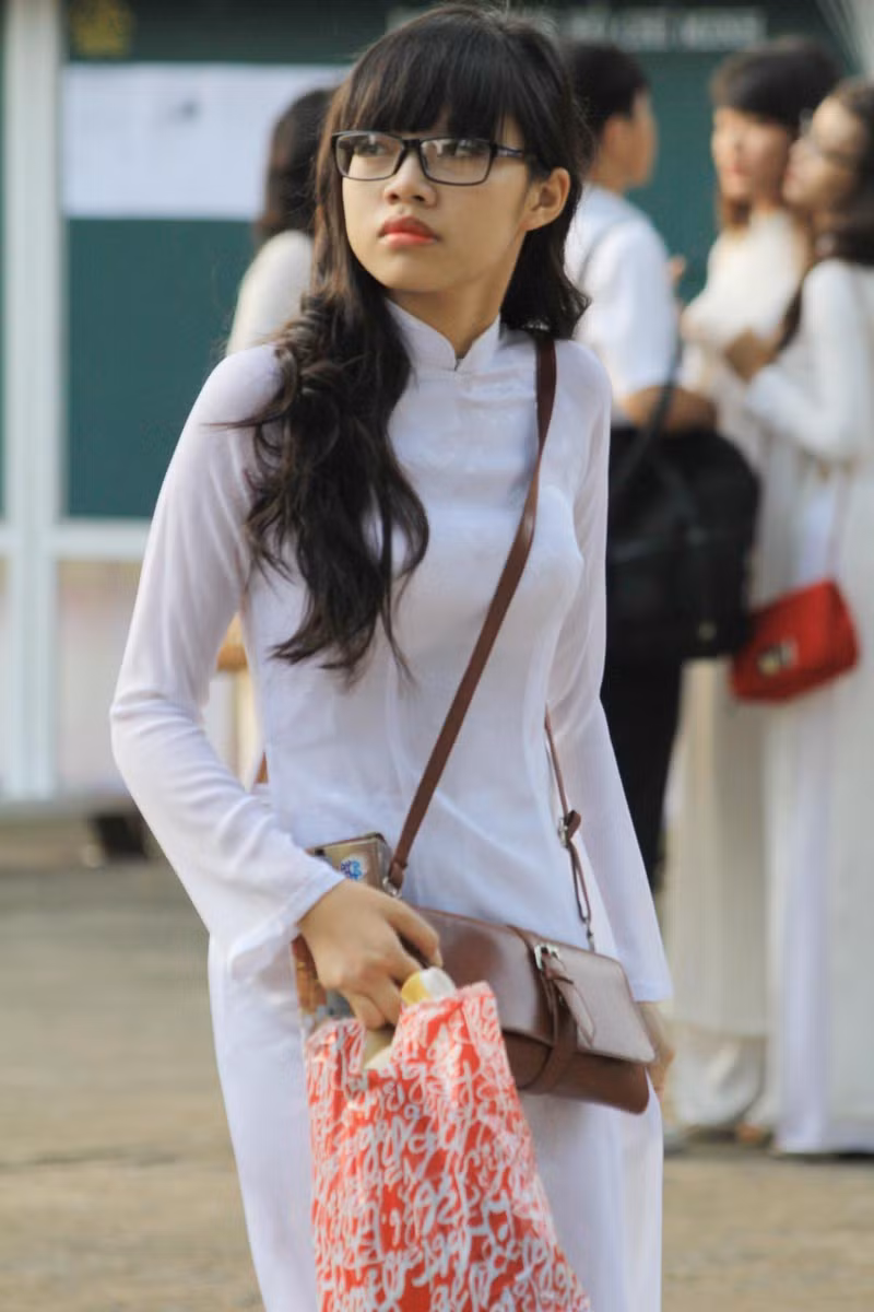 >>Gặp cô giáo siêu kute trong ngày khai giảng trường Ams >>Xúc động hình ảnh chú lính chì Thiện Nhân vào lớp 1 >>Xúc động clip: Học sinh khiếm thính hát Quốc ca bằng tay