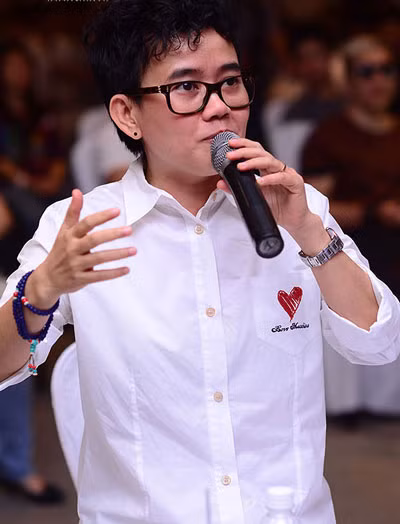 Nhóm 3 Con Mèo gồm ba thành viên là chị em ruột: Phương Uyên, Ngọc Diệp, Cẩm Tú.