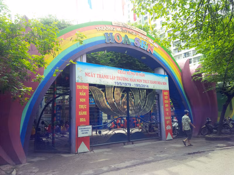 Trường cấp tốc “xóa sổ” lớp đang học, phụ huynh cuống cuồng lo sợ ảnh 1 Trường cấp tốc “xóa sổ” lớp đang học, phụ huynh cuống cuồng lo sợ ảnh 1