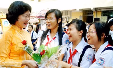 “Tôn sư trọng đạo” và chiếc phong bì ngày lễ ảnh 1 “Tôn sư trọng đạo” và chiếc phong bì ngày lễ ảnh 1
