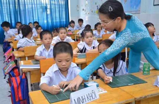 Sĩ số quá lớn, giáo viên kiệt sức, làm sao thực hiện Thông tư 30? ảnh 2