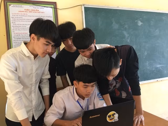 Học sinh vận dụng kiến thức đã học khi thực hiện dự án trên (Ảnh:H.P) Học sinh vận dụng kiến thức đã học khi thực hiện dự án trên (Ảnh:H.P)