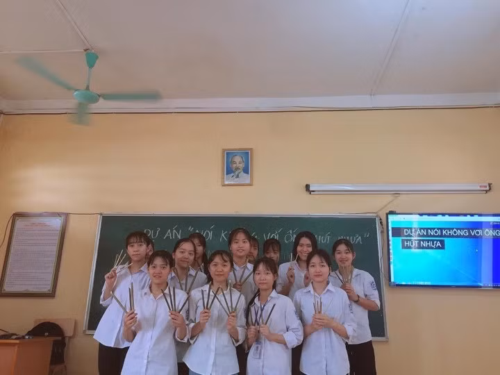 Hoạt động của dự án cũng giúp học sinh có môi trường thực hành tiếng Anh (Ảnh:H.P) Hoạt động của dự án cũng giúp học sinh có môi trường thực hành tiếng Anh (Ảnh:H.P)