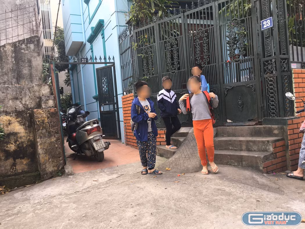 Vì mục đích có học sinh đi học thêm, nhiều giáo viên sử dụng những chiêu trò không đúng đắn (Ảnh:Vũ Phương)