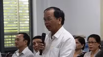 Đại biểu góp ý về dự án Luật giáo dục (sửa đổi) tại buổi tiếp xúc cử tri ngành giáo dục của Đoàn đại biểu Quốc hội thành phố Đà Nẵng. Ảnh: TT