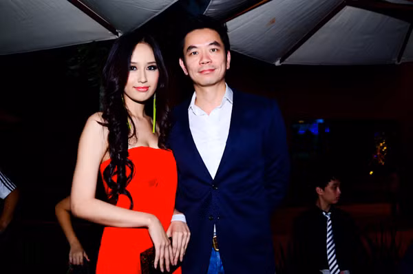 Dù chưa một lần thừa nhận tình cảm nhưng trong gần 2 năm nay, Mai Phương Thúy vẫn thường xuyên xuất hiện bên cạnh bạn trai tin đồn. Tuy nhiên, có khoảng thời gian, cư dân mạng xôn xao rằng, Benny Ng đã phải lòng người đẹp khác và chia tay Hoa hậu Việt Nam 2006.