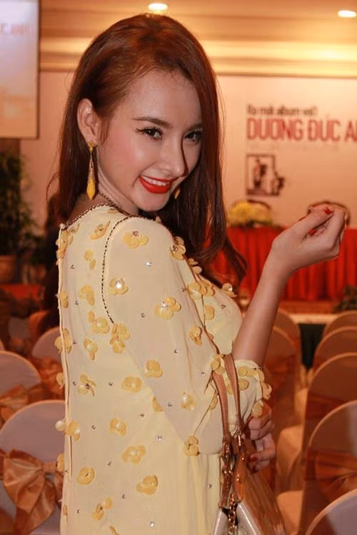 Hình ảnh Phương Trinh sửa mũi xuất hiện trước công chúng gần đây nhất. Hình ảnh Phương Trinh sửa mũi xuất hiện trước công chúng gần đây nhất.