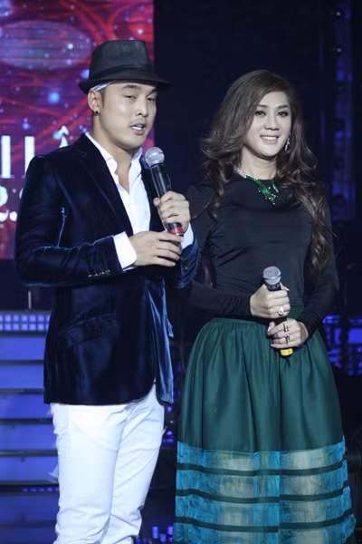 Ưng Hoàng Phúc xuất hiện trong buổi họp báo và song ca với Khanh Chi Lâm một liên khúc nhạc trữ tình. Cả hai sắp phát hành chung một album thuộc thể loại này trong thời gian tới.