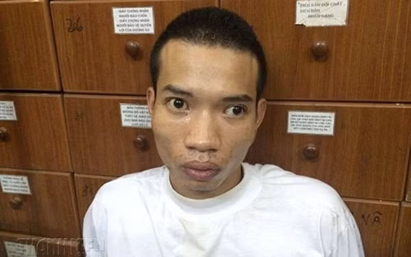 Một đối tượng đang ngáo đá.