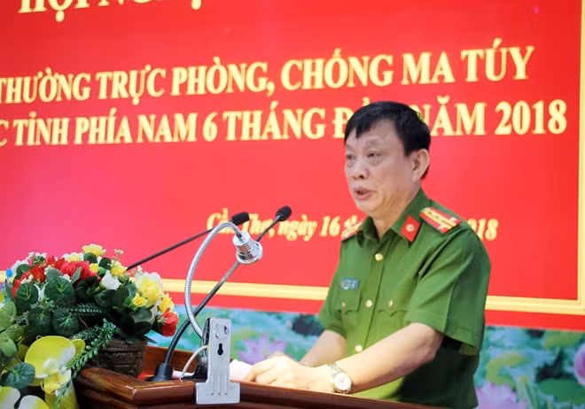 Đại tá Lê Văn Chương, Phó Cục trưởng Cục Tham mưu Cảnh sát - Phó Chánh Văn phòng Thường trực phòng, chống tội phạm và ma túy, Bộ Công an phát biểu tại Hội thảo.