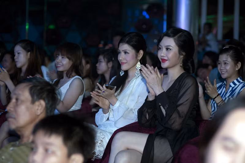 Đầu tháng 11 cô lại trở về Mỹ để tiếp tục theo đuổi con đường trở thành một fashion designer chuyên nghiệp. Hiện cô đang theo học chương trình fashion designer tại Mỹ.