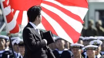 Thủ tướng Shinzo Abe thăm một căn cứ quân sự Nhật Bản, ảnh: AP. Thủ tướng Shinzo Abe thăm một căn cứ quân sự Nhật Bản, ảnh: AP.