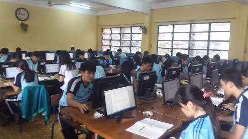 1 trong 2 phòng máy tính của Trường Phước Long mà phụ huynh phải đóng tiền bảo trì máy (ảnh: P.L) 1 trong 2 phòng máy tính của Trường Phước Long mà phụ huynh phải đóng tiền bảo trì máy (ảnh: P.L)