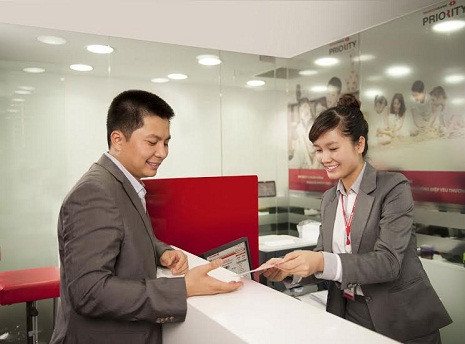 Khách hàng luôn cảm thấy hài lòng khi tới giao dịch tại Techcombank. Khách hàng luôn cảm thấy hài lòng khi tới giao dịch tại Techcombank.