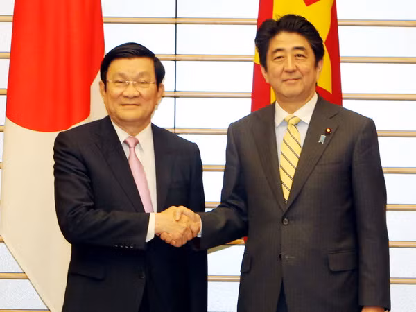 Chủ tịch nước Việt Nam Trương Tấn Sang và Thủ tướng Nhật Bản Shinzo Abe (ảnh minh họa) Chủ tịch nước Việt Nam Trương Tấn Sang và Thủ tướng Nhật Bản Shinzo Abe (ảnh minh họa)