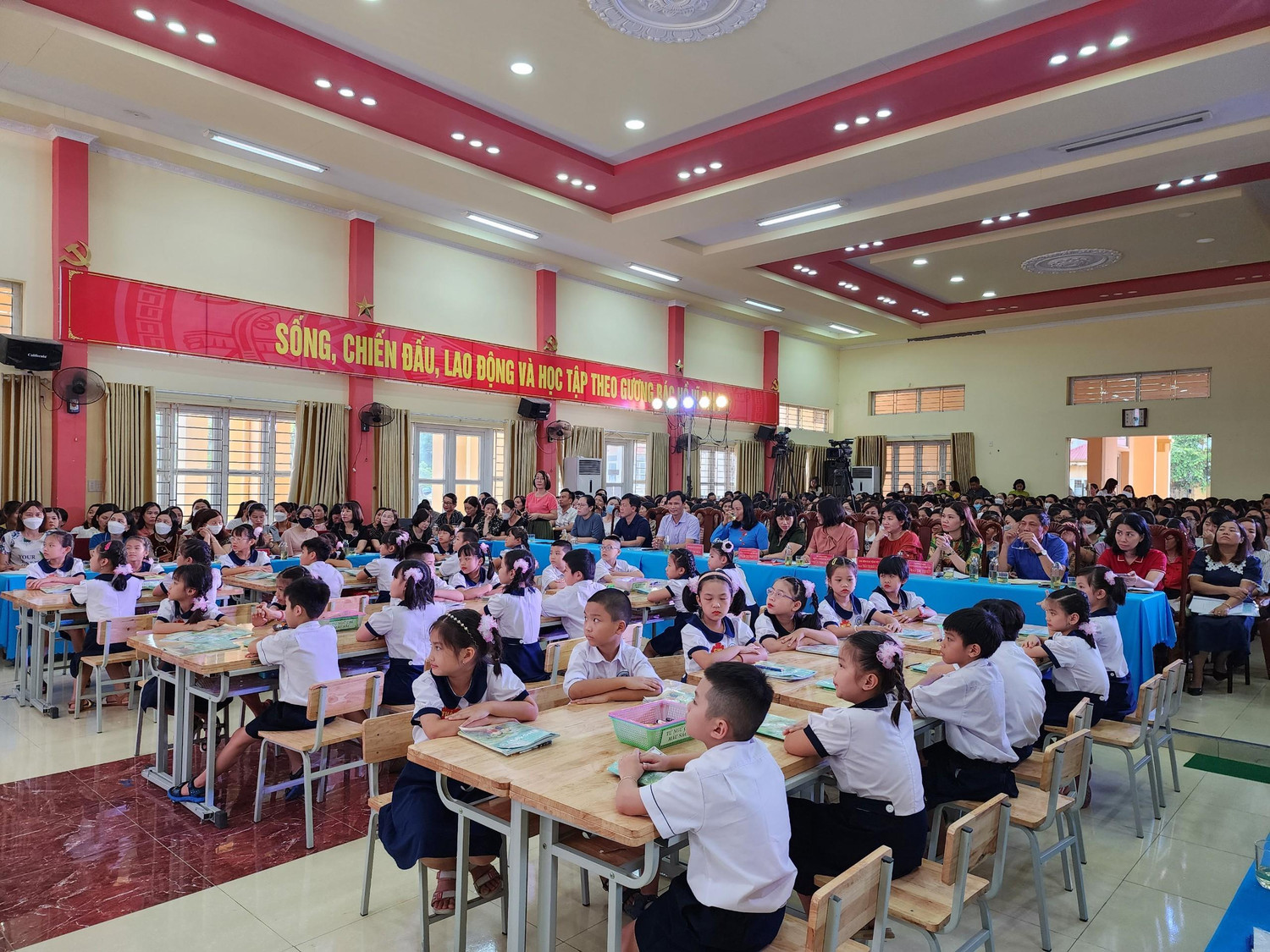 Học sinh trong tiết dạy minh hoạ môn Tiếng Việt 3 (Ảnh: Phạm Linh)