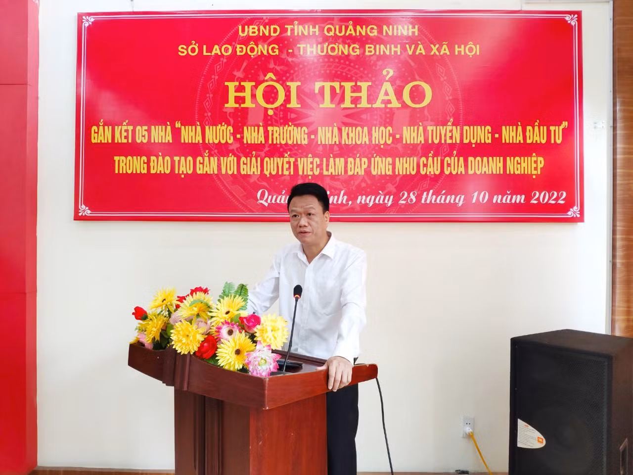 Ông Vũ Quang Trực – Phó Giám đốc Sở Lao động, Thương binh và Xã hội tỉnh Quảng Ninh nhấn mạnh vai trò gắn kết "5 nhà" trong đào tạo nghề. (Ảnh: Phạm Linh) Ông Vũ Quang Trực – Phó Giám đốc Sở Lao động, Thương binh và Xã hội tỉnh Quảng Ninh nhấn mạnh vai trò gắn kết "5 nhà" trong đào tạo nghề. (Ảnh: Phạm Linh)