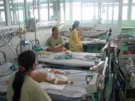 Người nghèo và trẻ em dưới 6 tuổi ở Quảng Nam sẽ được khám chữa bệnh bằng thẻ BHYT do kinh phí của tỉnh cấp Người nghèo và trẻ em dưới 6 tuổi ở Quảng Nam sẽ được khám chữa bệnh bằng thẻ BHYT do kinh phí của tỉnh cấp