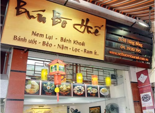 Thực đơn quán khá đầy đủ từ các loại nem lụi, bánh bèo, bánh ướt, bánh ram, bánh nậm... đến bún bò, bún thịt nướng hay những món chè Huế quen thuộc. Các món được ưa chuộng nhất ở đây là hến xúc bánh đa, bánh bột lọc, nem lụi, bún bò Huế. Địa chỉ: 204B Hàng Bông, 36C Mai Hắc Đế và 127 Láng Hạ. Thực đơn quán khá đầy đủ từ các loại nem lụi, bánh bèo, bánh ướt, bánh ram, bánh nậm... đến bún bò, bún thịt nướng hay những món chè Huế quen thuộc. Các món được ưa chuộng nhất ở đây là hến xúc bánh đa, bánh bột lọc, nem lụi, bún bò Huế. Địa chỉ: 204B Hàng Bông, 36C Mai Hắc Đế và 127 Láng Hạ.