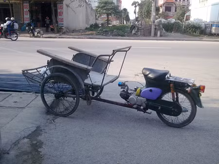 Sự kết hợp hoàn hảo giữa xích lô và xe gắn máy.