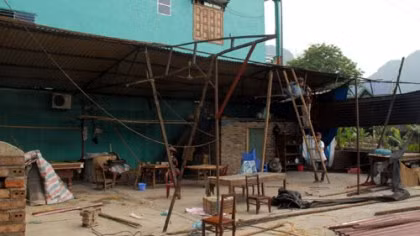 Những ngôi nhà bị mưa đá, gió lốc làm hư hại tại Cao Bằng. Ảnh: Báo Cao Bằng.