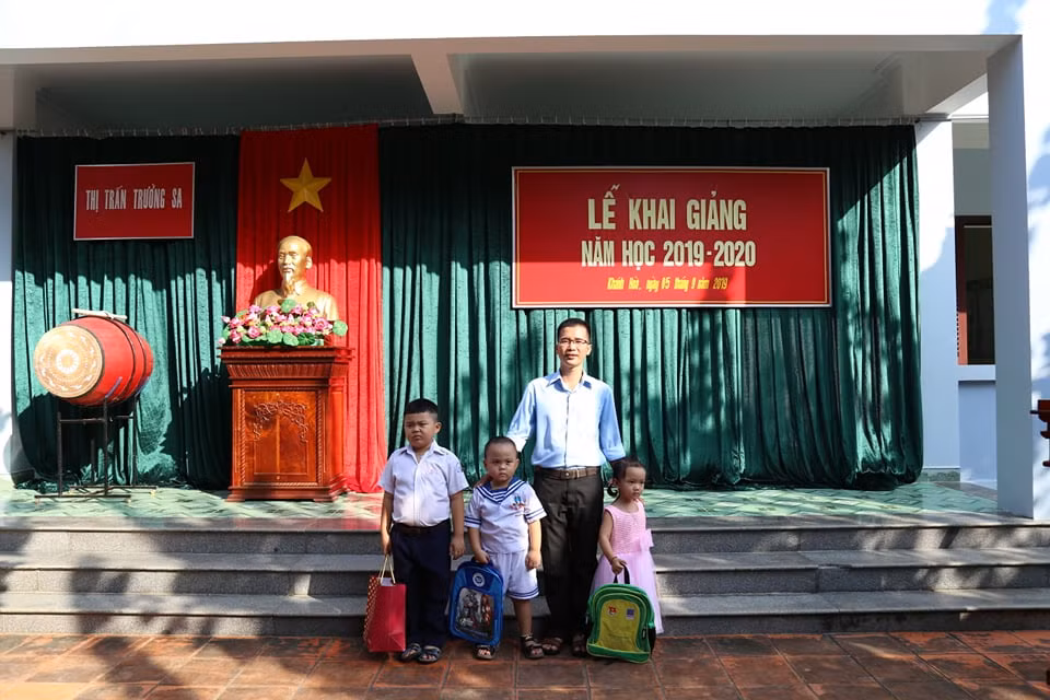 Trường Tiểu học thị trấn Trường Sa tưng bừng khai giảng