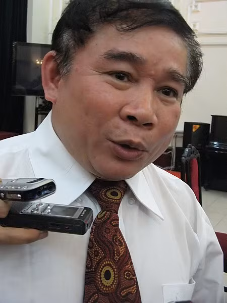 Thứ trưởng Bùi Văn Ga cho rằng, chưa thể trao ngay quyền tự chủ cho các trường vì năng lực quản lí trong toàn hệ thống các trường không đồng nhất. Ảnh Xuân Trung Thứ trưởng Bùi Văn Ga cho rằng, chưa thể trao ngay quyền tự chủ cho các trường vì năng lực quản lí trong toàn hệ thống các trường không đồng nhất. Ảnh Xuân Trung
