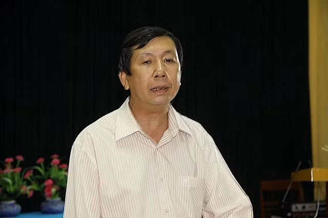 Ông Nguyễn Văn Lịch, Bí thư huyện ủy Văn Chấn (Yên Bái): HS Suối Giàng đóng 5.000 đồng tiền ăn/ tuần như thế vẫn còn sang. Ảnh Xuân Trung