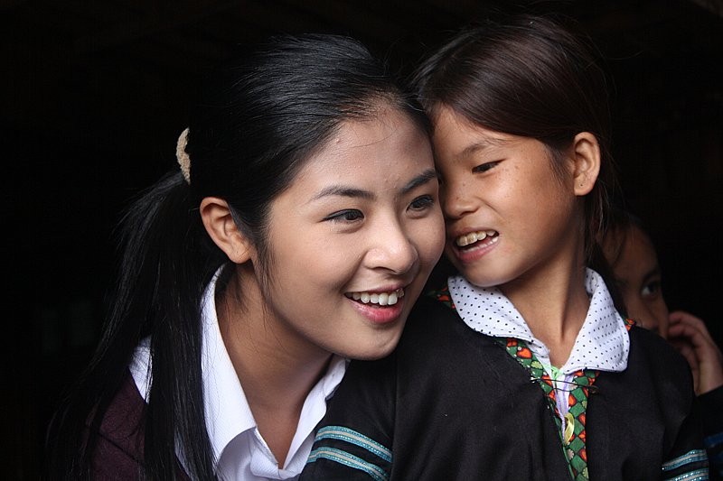 Nên Ngọc Hân được em bé này ghé tai nói là cô dễ thương.