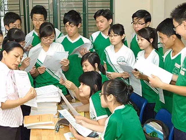 Đổi mới phương pháp dạy học, tăng cường thảo luận nhóm giúp học sinh, sinh viên nâng cao tính tương tác giữa các thành viên, tăng cường động cơ học tập. Ảnh minh họa Internet Đổi mới phương pháp dạy học, tăng cường thảo luận nhóm giúp học sinh, sinh viên nâng cao tính tương tác giữa các thành viên, tăng cường động cơ học tập. Ảnh minh họa Internet